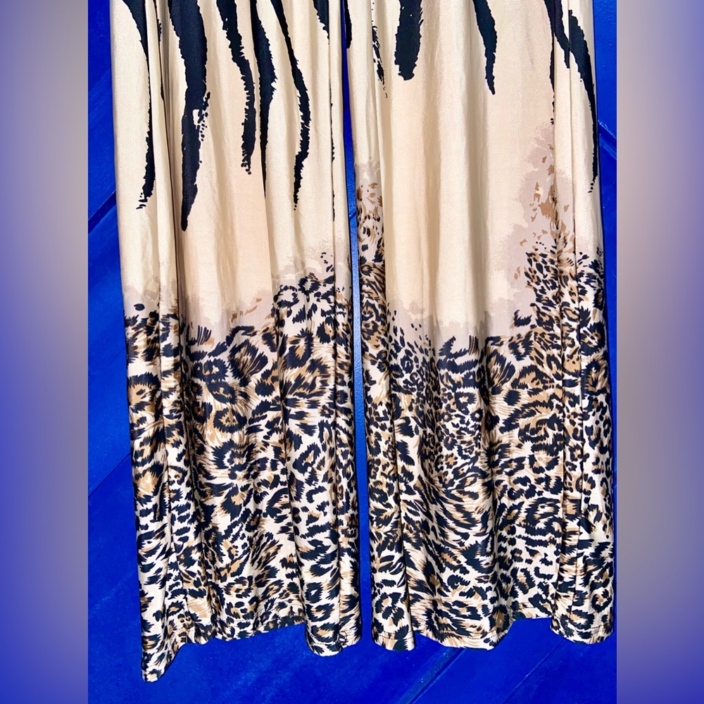 Fashion Nova Feline Darling Wide Pant Size Medium Beige Animal Print NWT - Picture 5 of 6